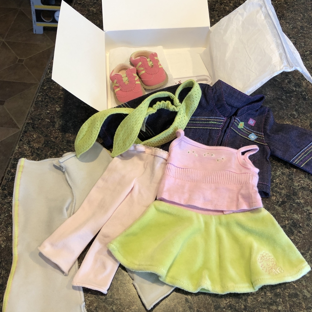 SOLD. American girl on the go outfit 2 n 1 with backpack. SOLD - Picture 1 of 7